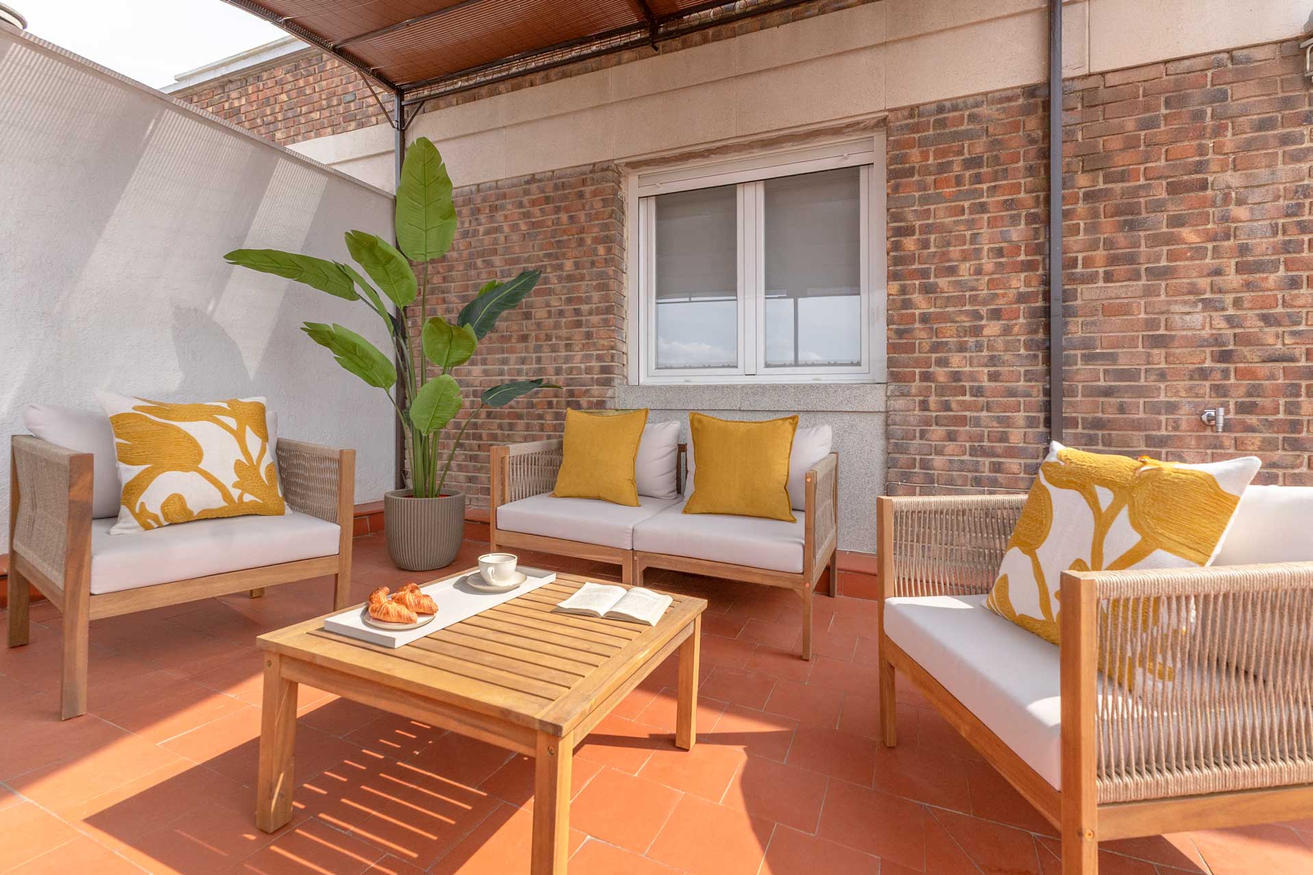 Clara-del-Rey_Terraza_1