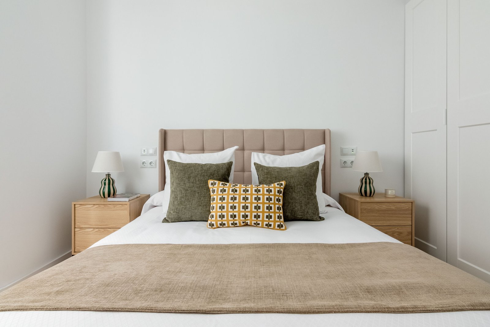 ANDRÉS MELLADO HABITACIÓN 1.2