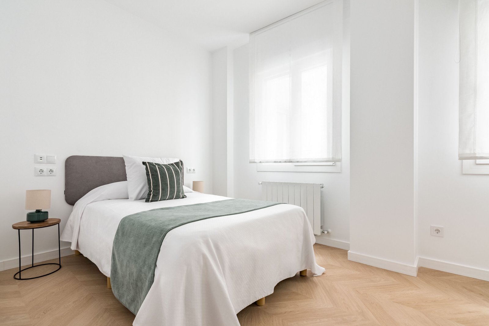 ANDRÉS MELLADO HABITACIÓN 2