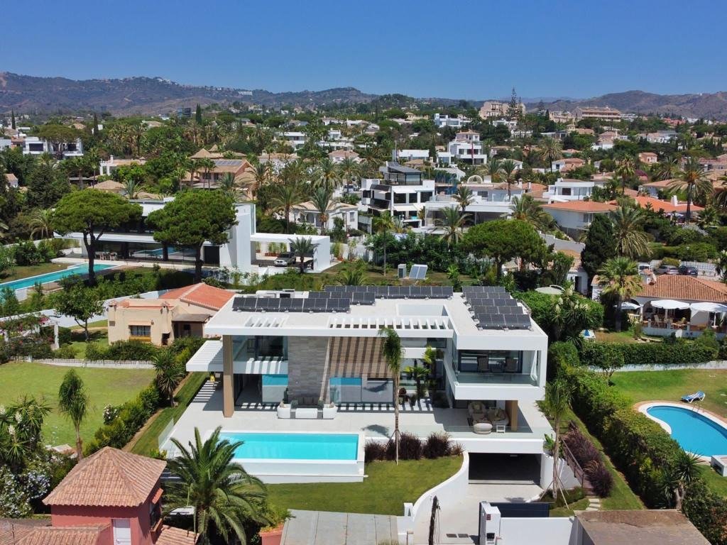 Dron - Chalet marbella malaga Av Andalucia alquiler (4)